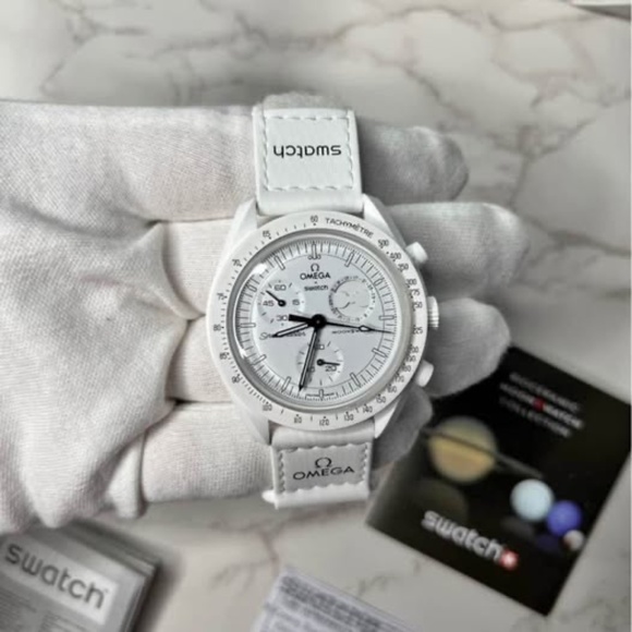 Omega Other - OMEGA x Swatch Mission to the Moonphase – Snoopy Edition (Full Set)